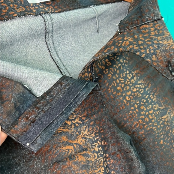 Vintage Women's Flare Jeans - Brown and Gold - Picture 4 of 9